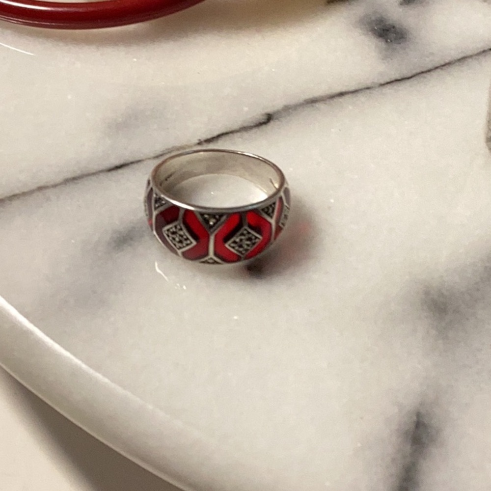 Red glass and marcasite ring sterling silver